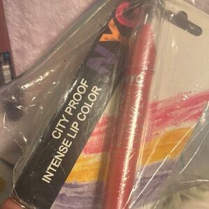 New NYC City Proof Lip Color - Vibrant Pink